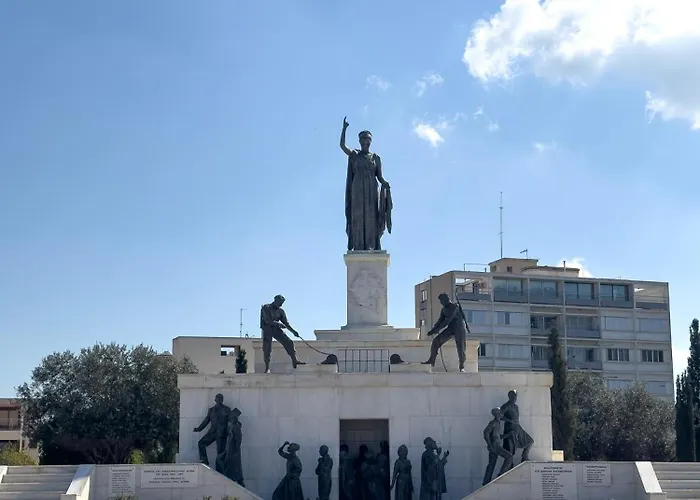 מלון דירות Martin 3*